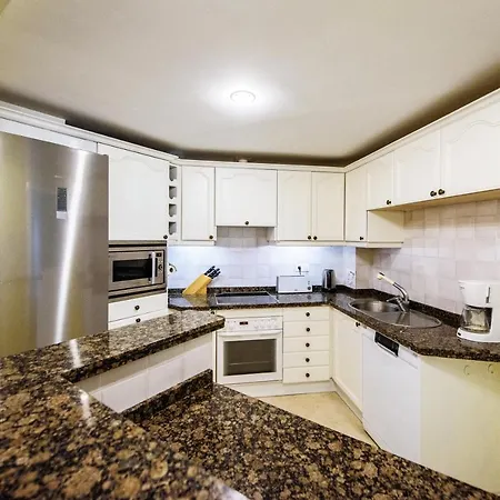 Apartment Classical In Elviria